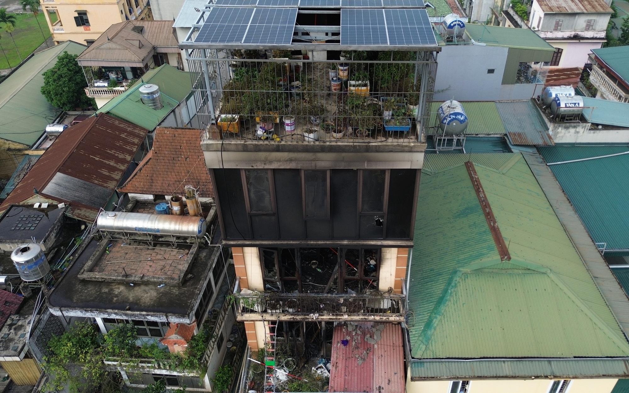 Hiện trường vụ cháy 4 người tử vong tại Định Công, Hoàng Mai