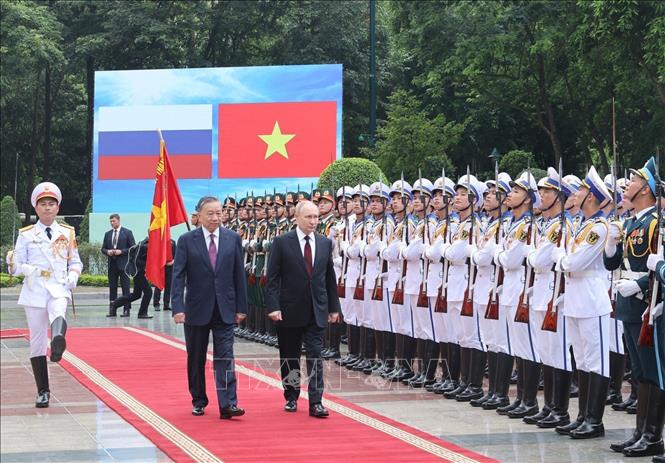 Chủ tịch nước Tô Lâm chủ trì lễ đón chính thức Tổng thống Liên bang Nga Vladimir Putin- Ảnh 2.