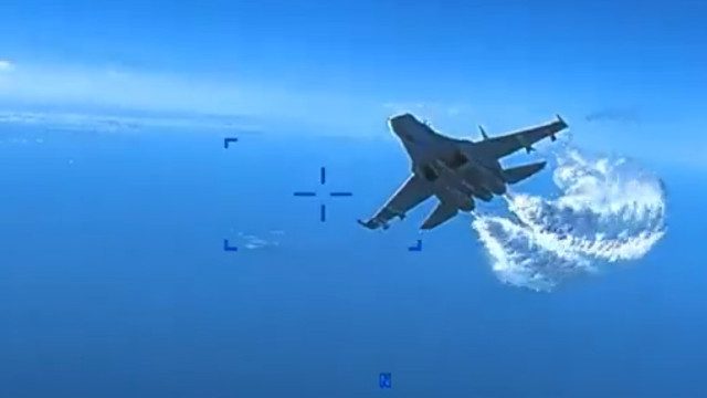 Su-35 Nga và MQ-9 Reaper Mỹ tránh va chạm trong gang tấc- Ảnh 2.