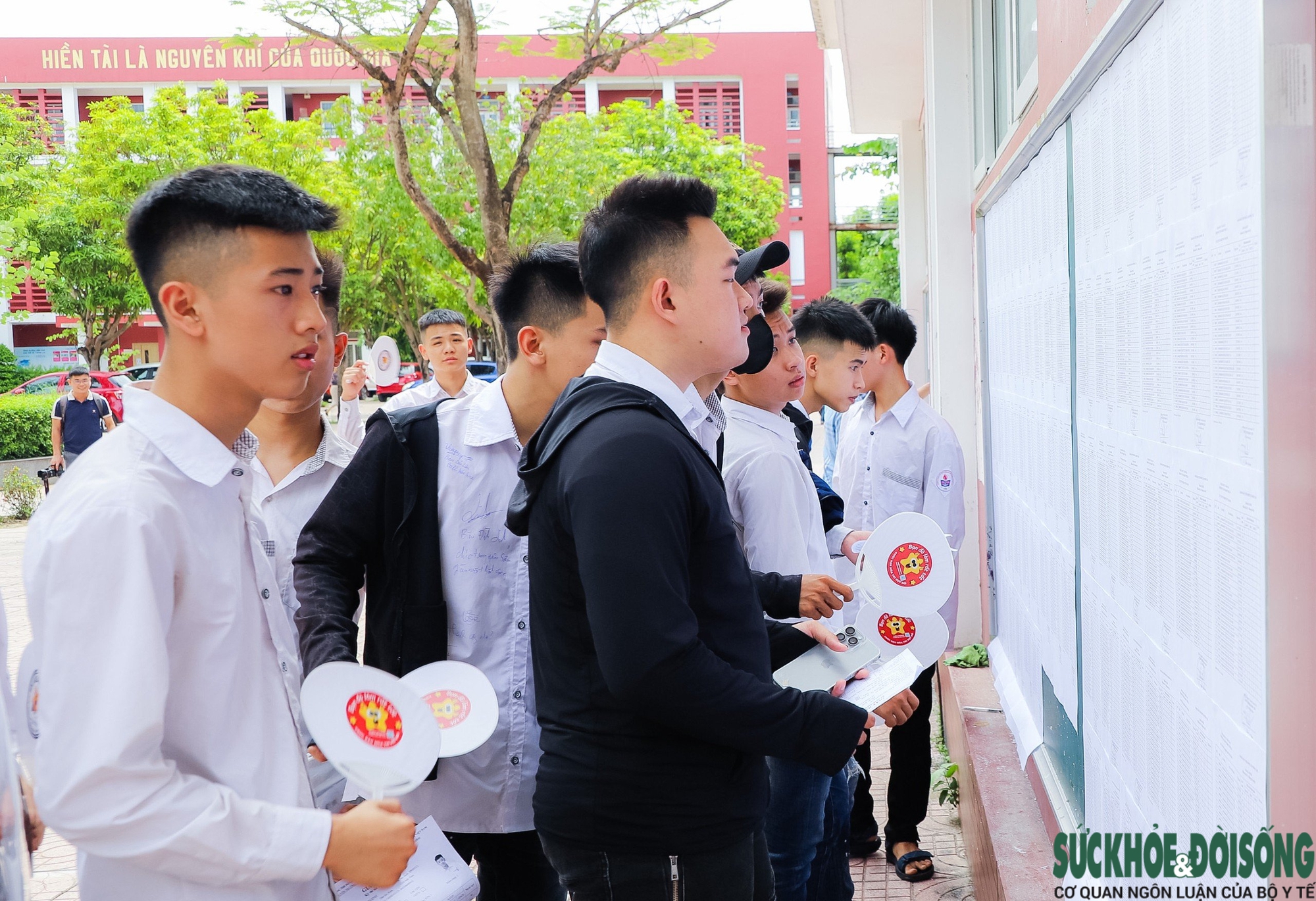 Phó Thủ tướng Lê Thành Long kiểm tra công tác Thi tốt nghiệp THPT 2024 tại Nghệ An- Ảnh 3.