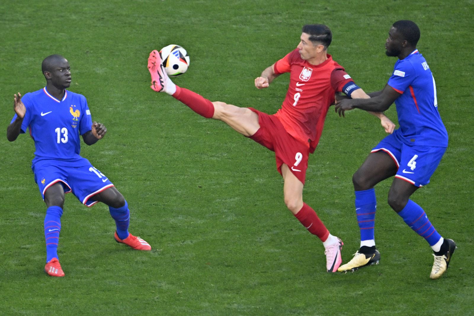 Kết quả EURO 2024: Pháp lại gây thất vọng trong ngày Áo và Hà Lan tạo 'tiệc bàn thắng'- Ảnh 1.
