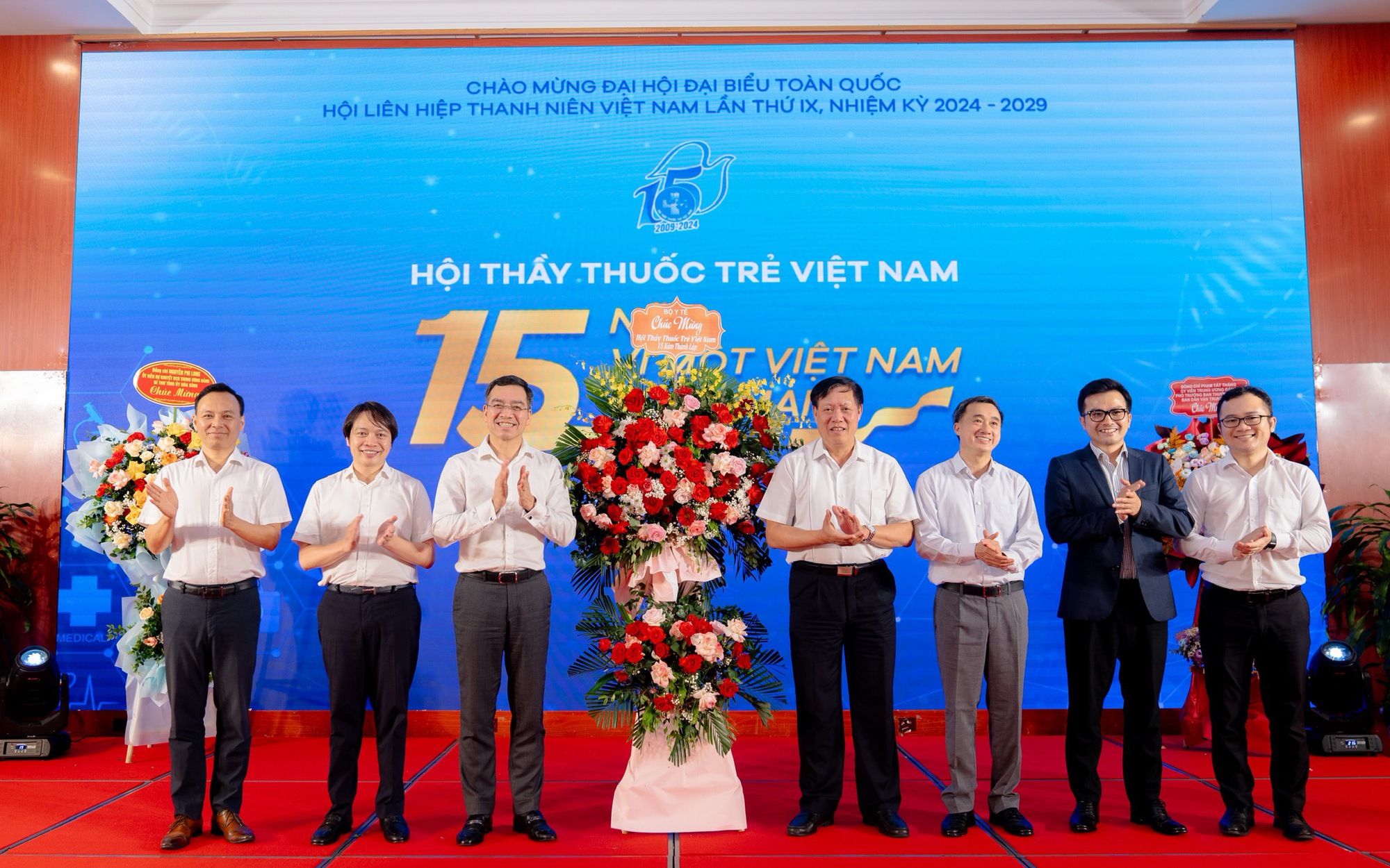 Thứ trưởng Bộ Y tế: Hội Thầy thuốc trẻ Việt Nam có nhiều đóng góp trong chăm sóc sức khỏe nhân dân