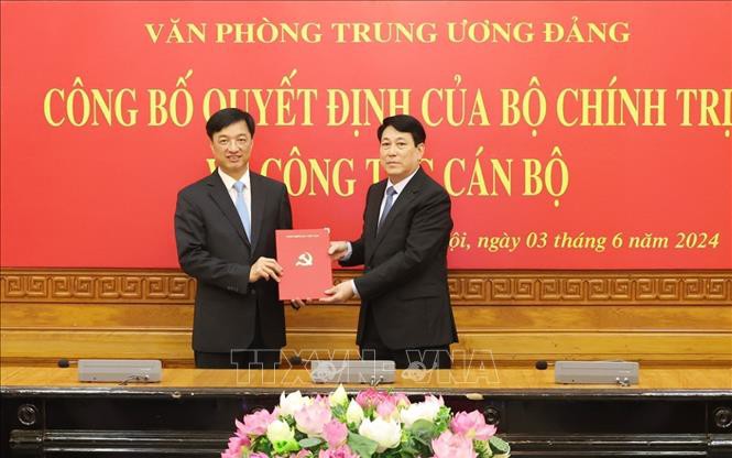 Thượng tướng Nguyễn Duy Ngọc giữ chức Chánh Văn phòng Trung ương Đảng