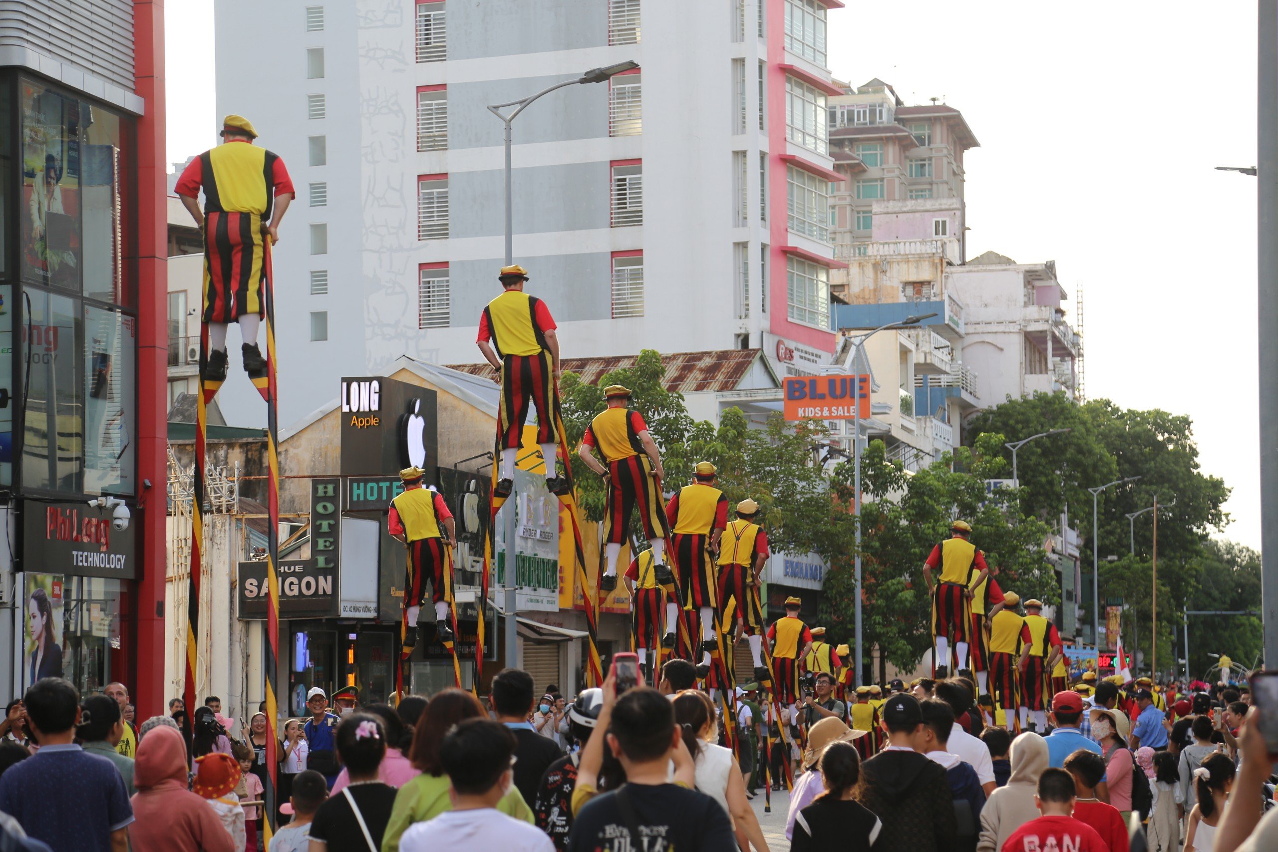 Mãn nhãn với Lễ hội 'sắc màu đường phố' ở Huế- Ảnh 9.
