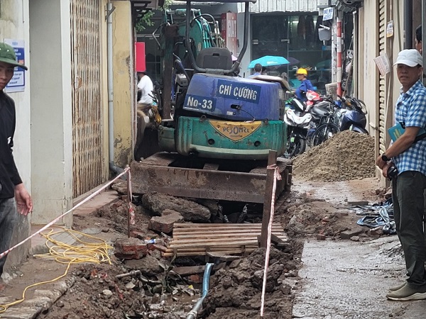 Hà Nội: Người dân phường Thịnh Liệt bức xúc vì đường cống làm mãi không xong- Ảnh 2.