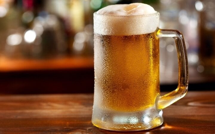 Uống bia có lợi ích và tác hại gì?