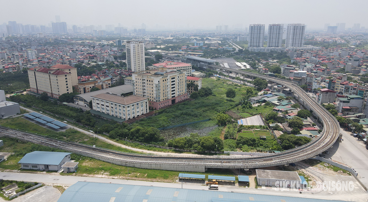 Tàu bon bon chạy thử, người dân vẫn mòn mỏi chờ ngày chạy chính thức tuyến metro Nhổn - ga Hà Nội- Ảnh 2.