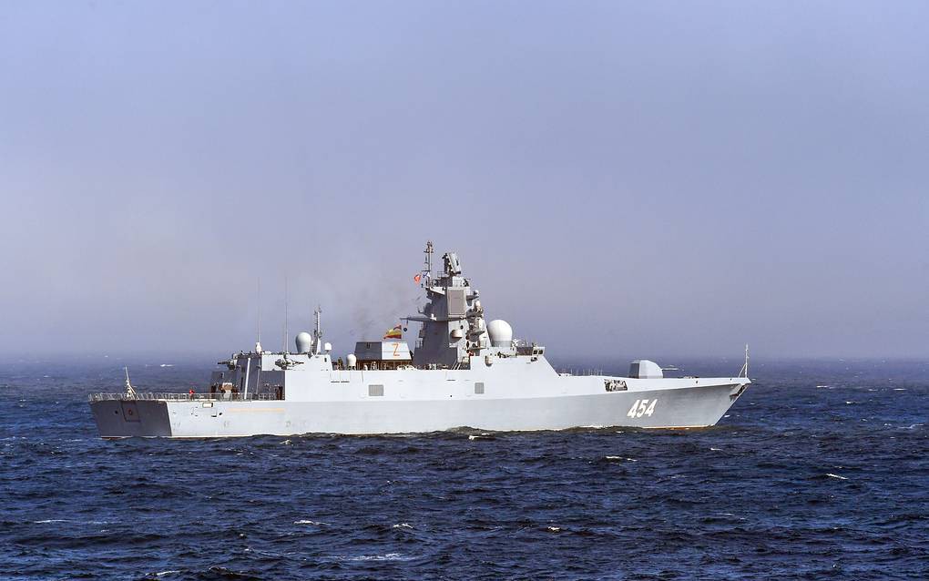 Hai tàu chiến Nga ghé cảng Venezuela