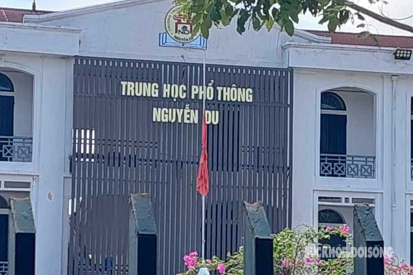 Nhiều nơi trên cả nước treo cờ rủ sớm tưởng nhớ Tổng Bí thư Nguyễn Phú Trọng- Ảnh 10.