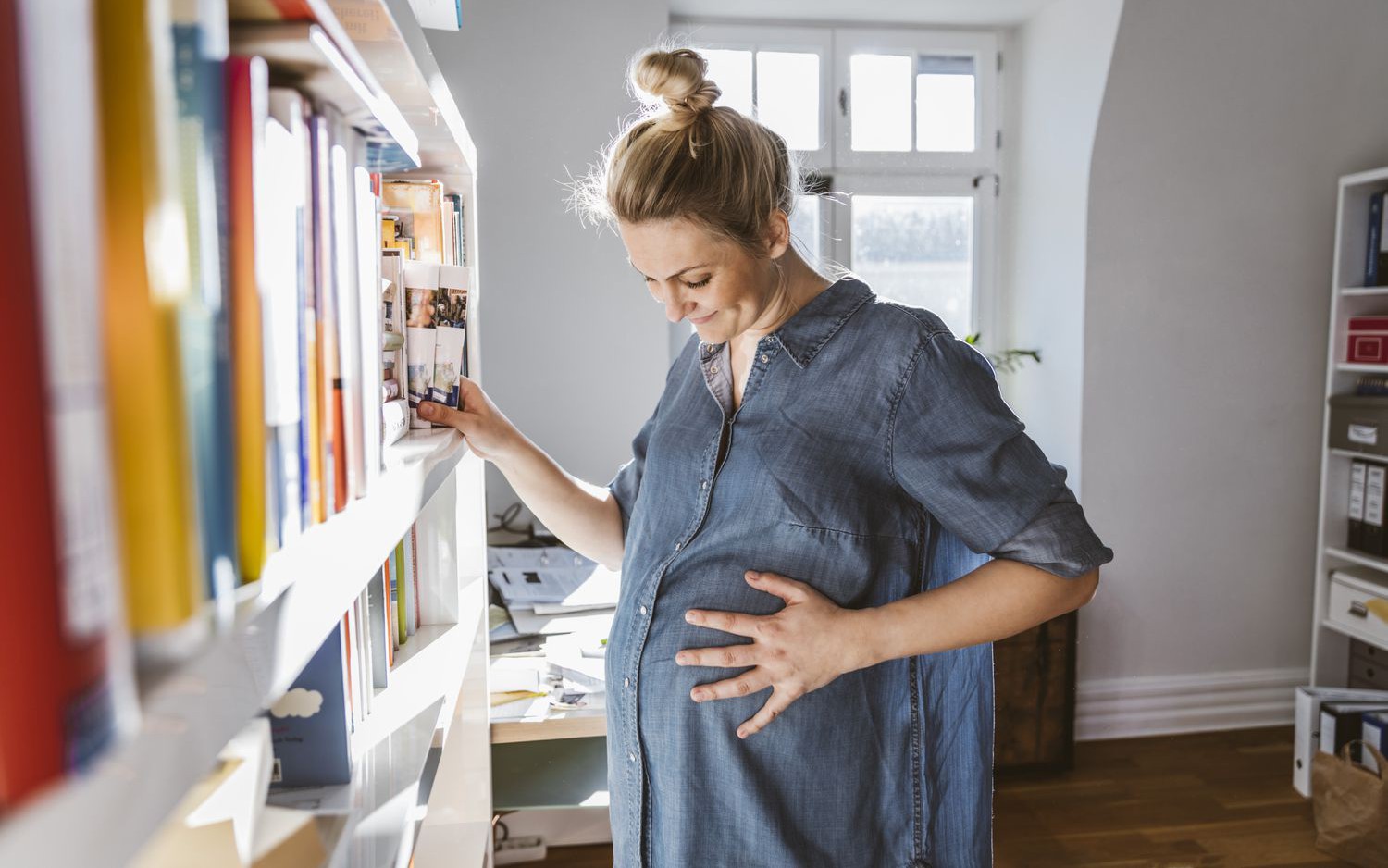 Mang thai sau tuổi 35: Những điều cần biết để sinh con an toàn- Ảnh 2.