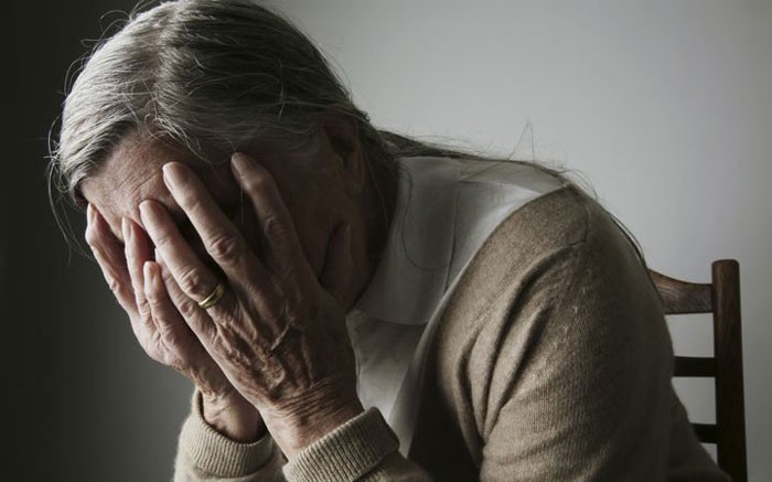 Sa sút trí tuệ: Nhận diện biểu hiện sớm nhất để không bỏ lỡ thời điểm điều trị- Ảnh 3. Chăm sóc bệnh nhân sa sút trí tuệ như thế nào?