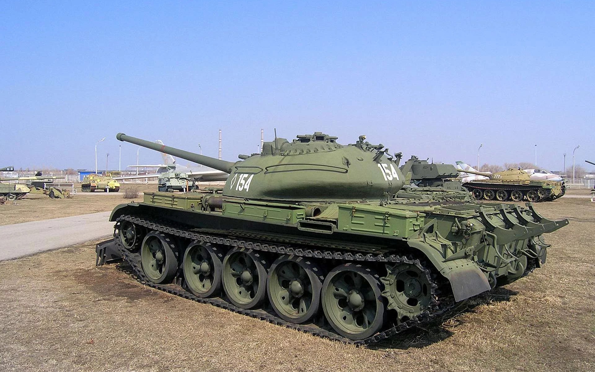 Hồi sinh xe tăng T-54: Giải pháp tạm thời hay chiến lược dài hạn của Nga