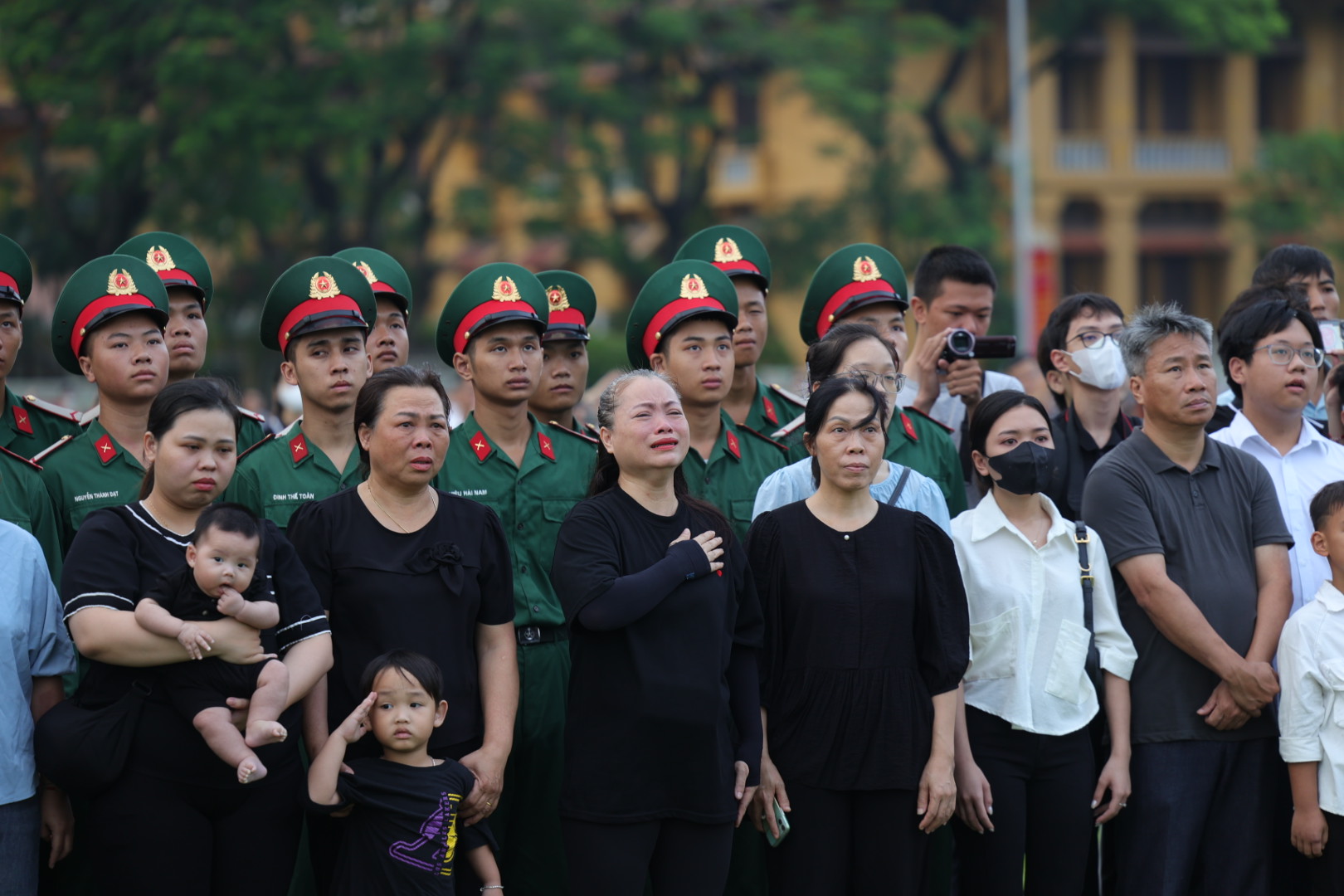 Trang nghiêm Lễ thượng cờ rủ Quốc tang Tổng Bí thư Nguyễn Phú Trọng- Ảnh 7.