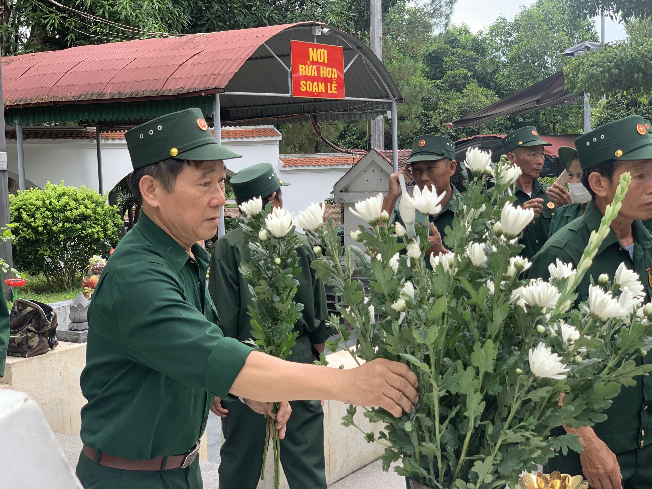 Hàng vạn trái tim hướng về '10 đóa hoa bất tử Đồng Lộc'- Ảnh 7.