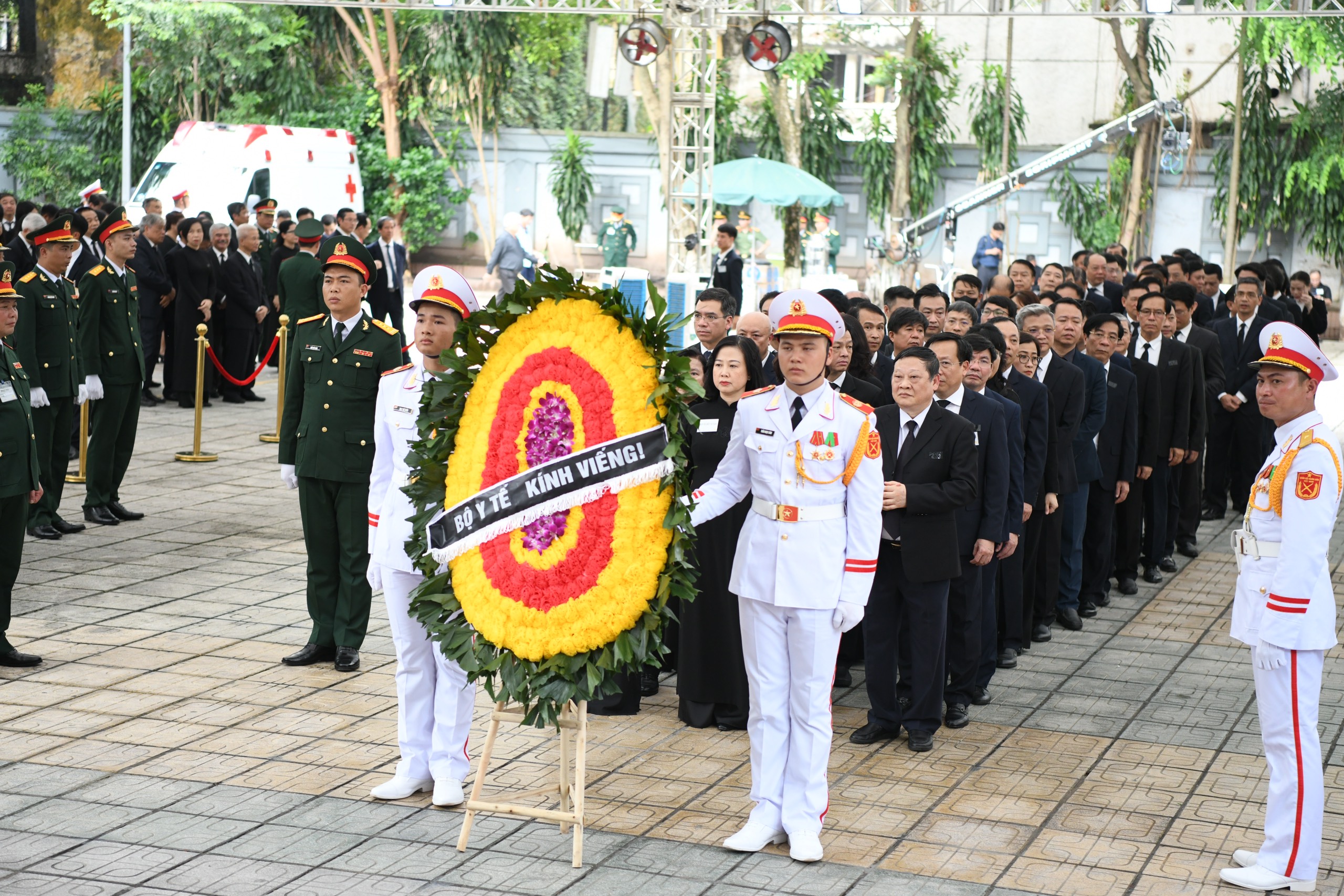 Lãnh đạo, cán bộ ngành Y tế tiếc thương tiễn biệt Tổng Bí thư Nguyễn Phú Trọng- Ảnh 1.