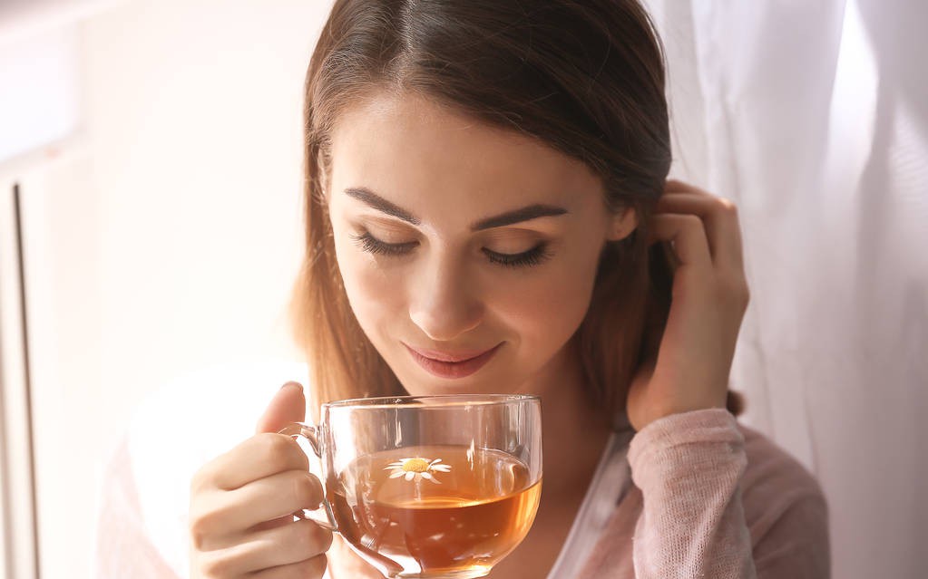 5 loại trà thảo mộc giúp da sáng mịn tự nhiên