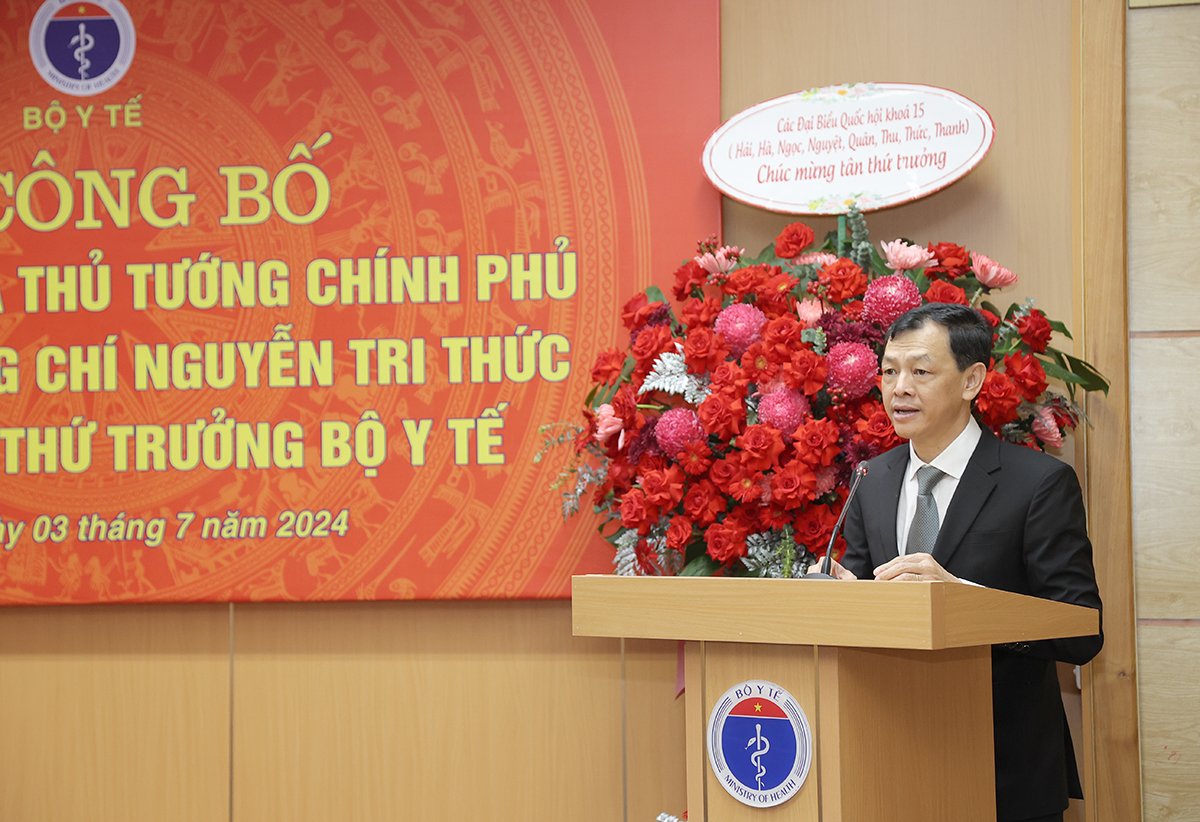 Công bố Quyết định của Thủ tướng bổ nhiệm Thứ trưởng Bộ Y tế Nguyễn Tri Thức- Ảnh 4.