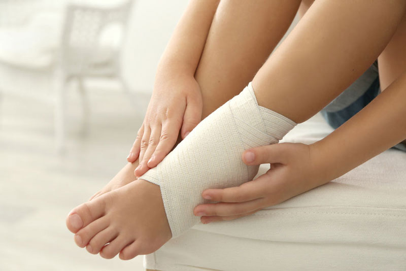 Biểu hiện của bong gân khớp cổ chân- Ảnh 2.