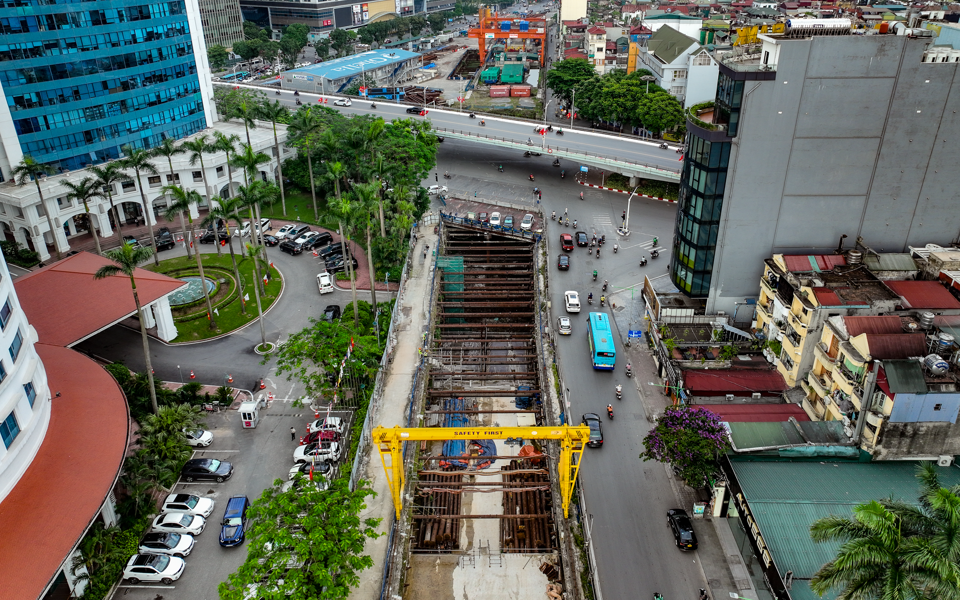 Bắt đầu rào chắn gầm cầu Nguyễn Chí Thanh để thi công đoạn ngầm tuyến Nhổn - Ga Hà Nội