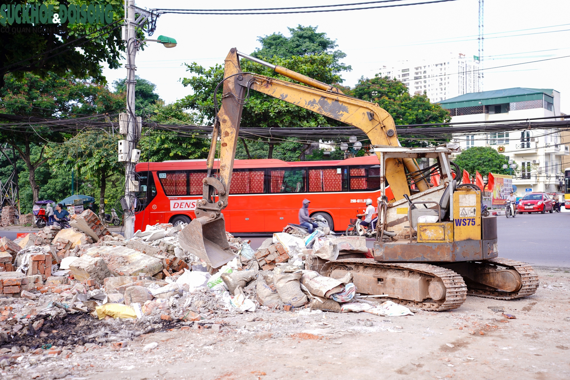 Sau giải tỏa, chợ Mai Động biến thành nơi tập kết phế thải, ngổn ngang gạch đá- Ảnh 20.