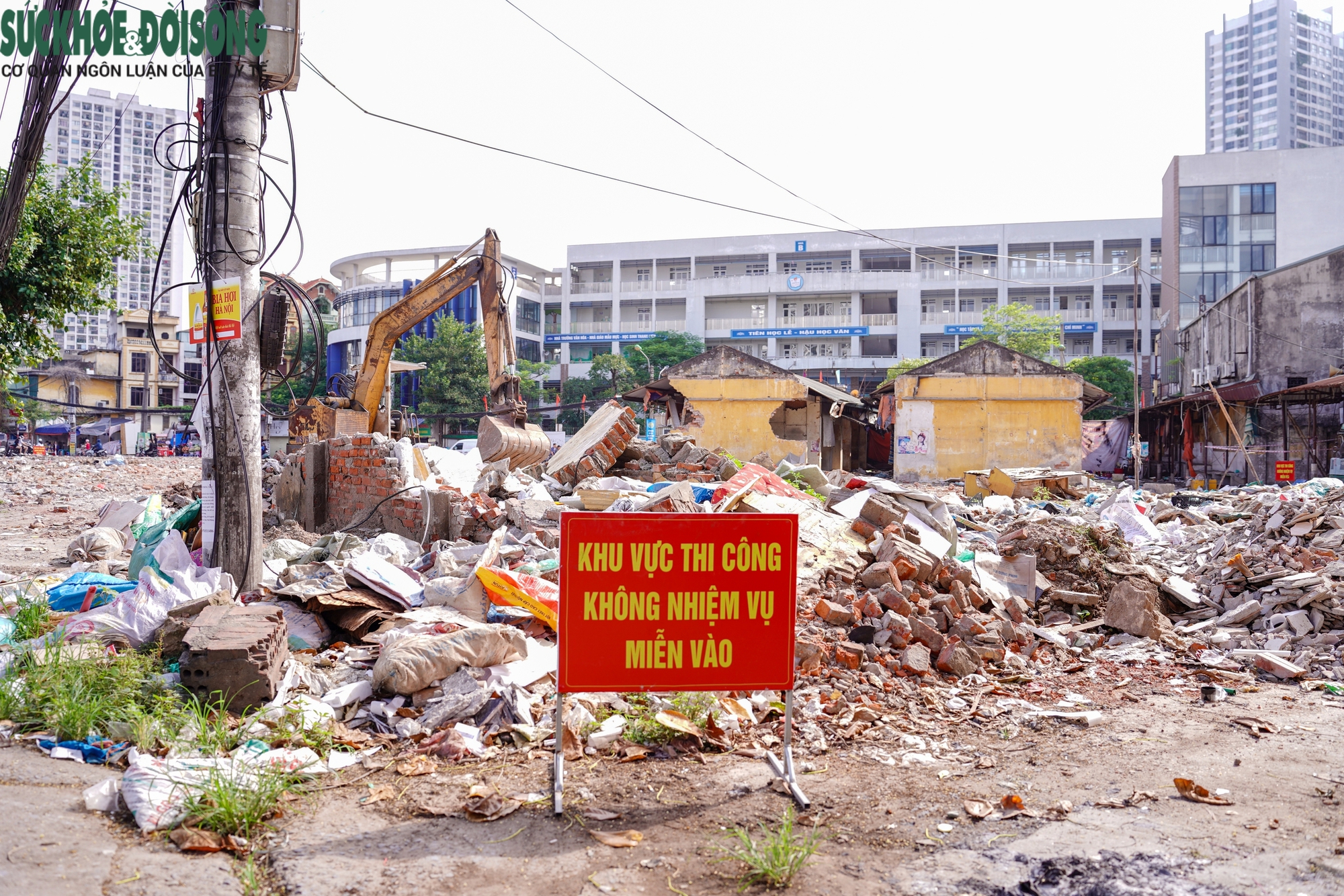 Sau giải tỏa, chợ Mai Động biến thành nơi tập kết phế thải, ngổn ngang gạch đá- Ảnh 21.