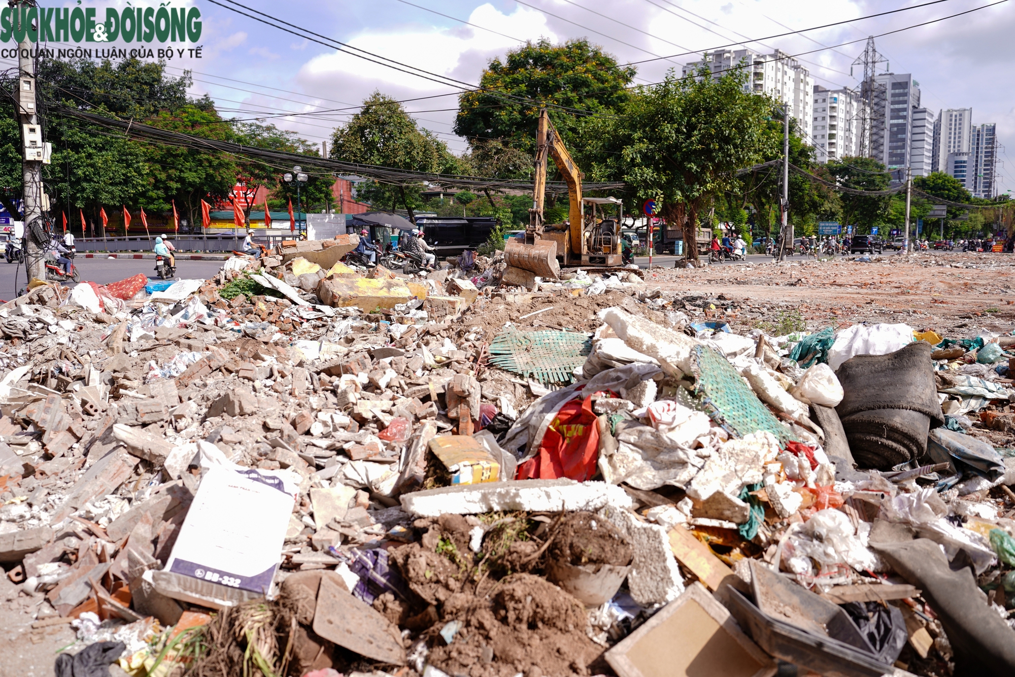 Sau giải tỏa, chợ Mai Động biến thành nơi tập kết phế thải, ngổn ngang gạch đá- Ảnh 25.