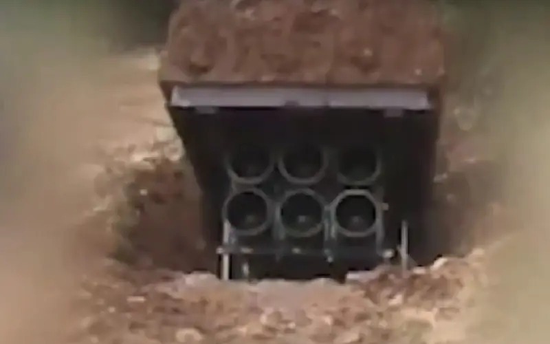 Video Hezbollah ngụy trang bệ phóng MLRS