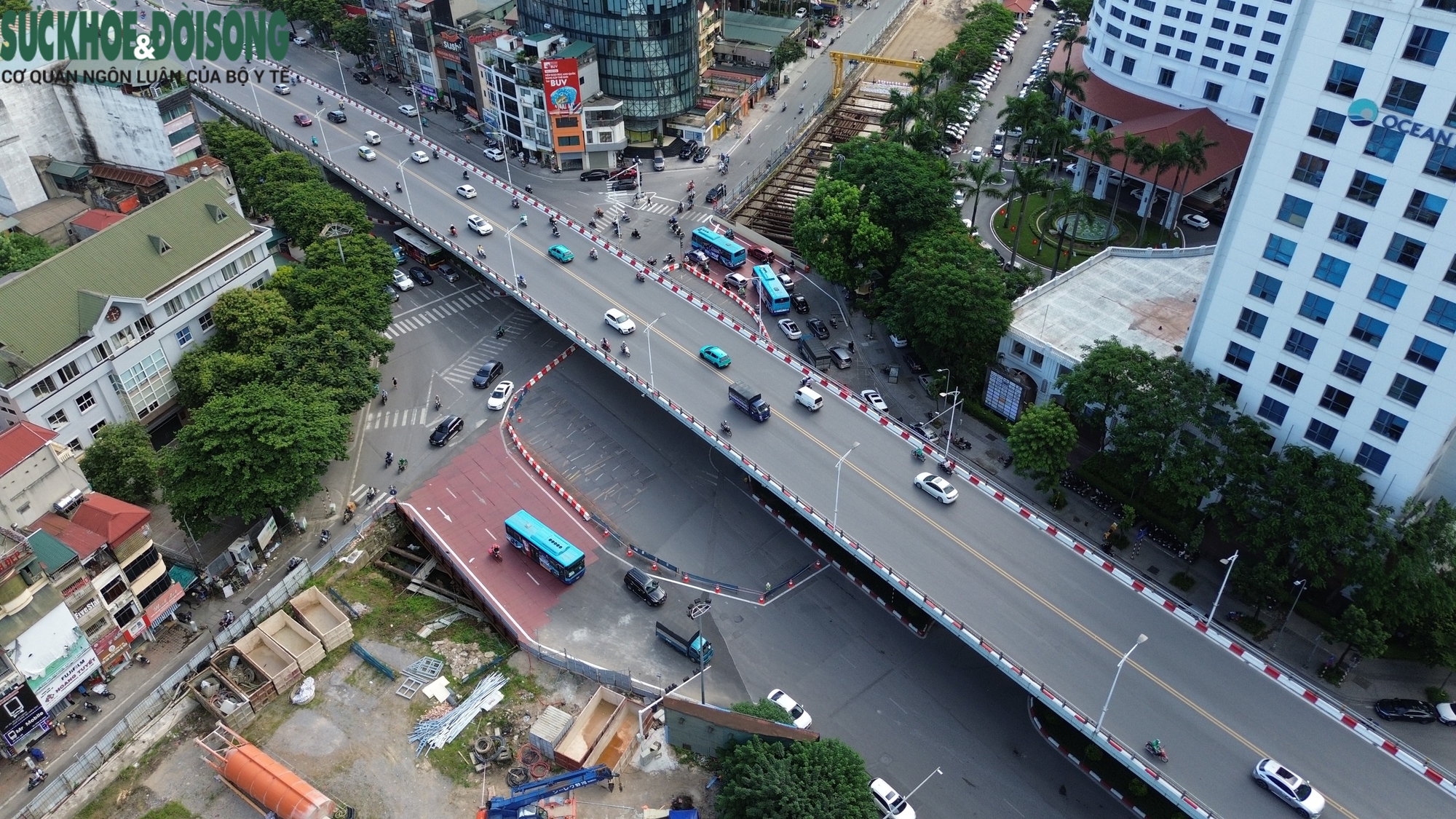 Toàn cảnh khu vực rào chắn ngay trên đoạn ga ngầm tuyến Nhổn - ga Hà Nội- Ảnh 2.