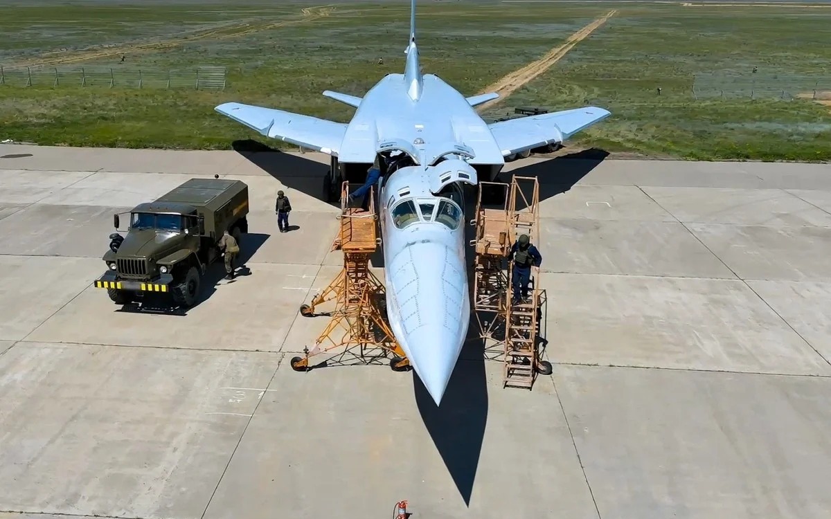 Nga ngăn chặn Ukraine cướp máy bay Tu-22M3