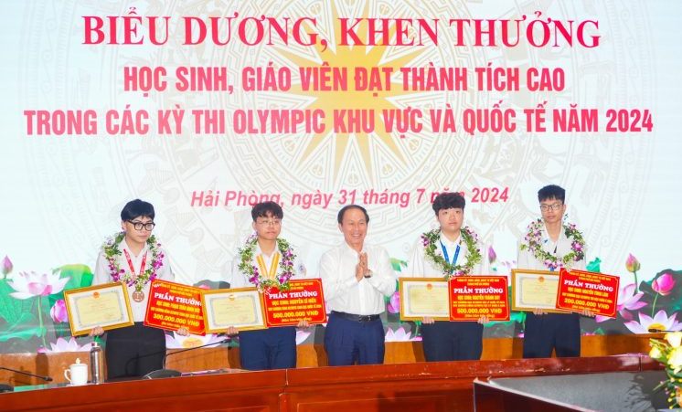 Giành huy chương Vàng quốc tế, nam sinh Hải Phòng được thưởng nửa tỉ đồng- Ảnh 1.