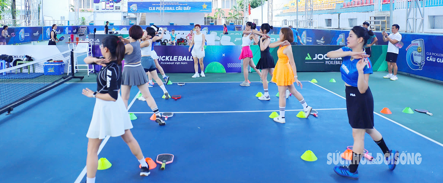 Xem chị em Hà thành chơi Pickleball đang 'sốt' ở Việt Nam- Ảnh 4.