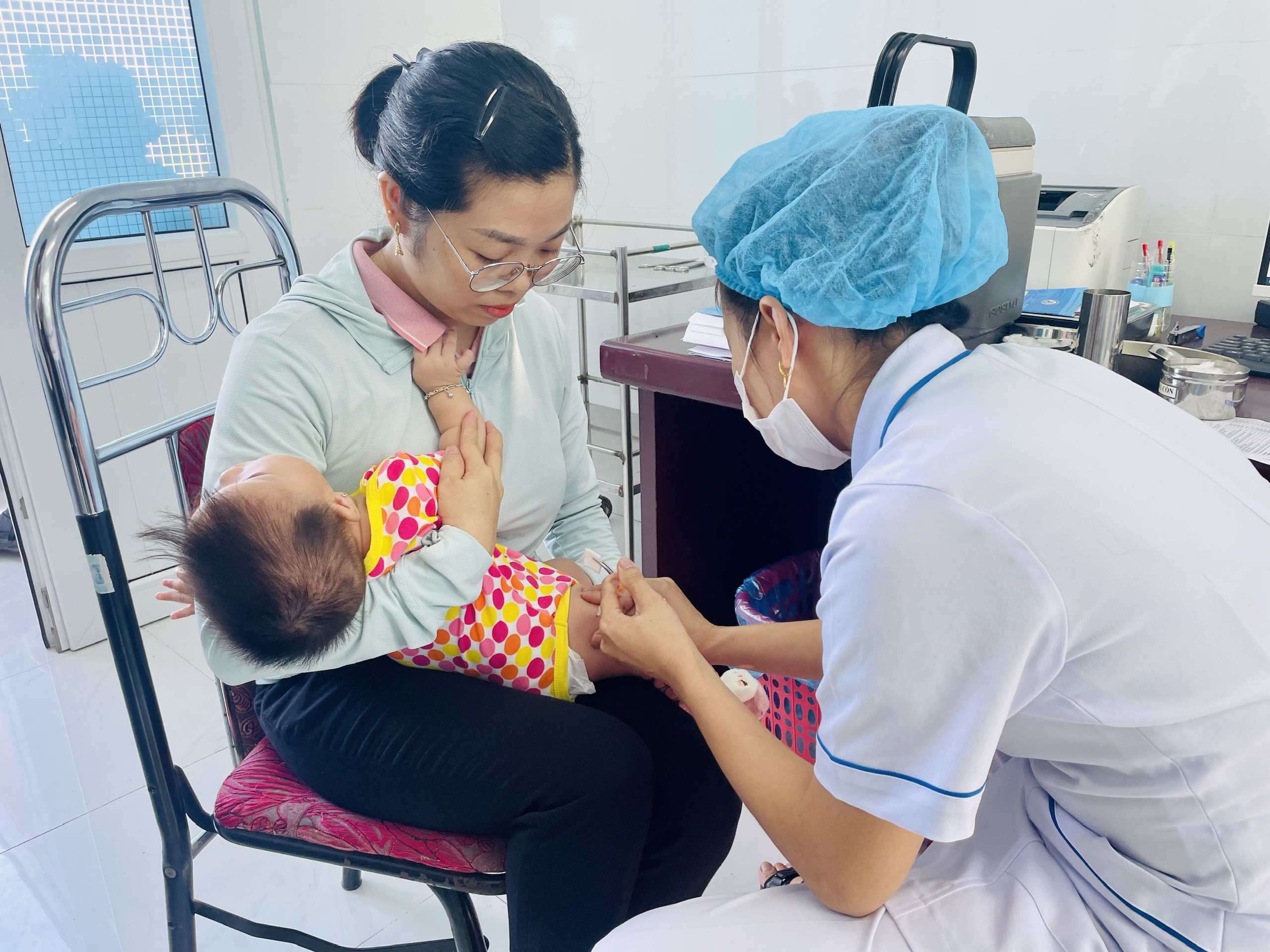 Bộ Y tế: Tăng cường phòng chống dịch bệnh, nỗ lực  cung ứng đủ vaccine tiêm chủng mở rộng- Ảnh 1.