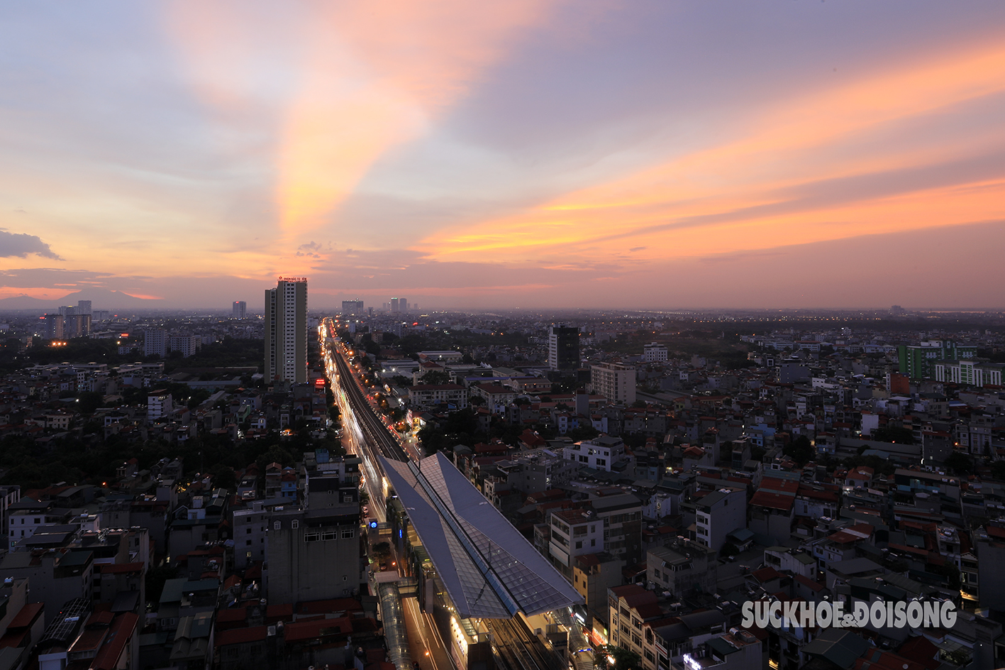 Chiêm ngưỡng các họa tiết tại các nhà ga tuyến metro Nhổn - ga Hà Nội- Ảnh 1.