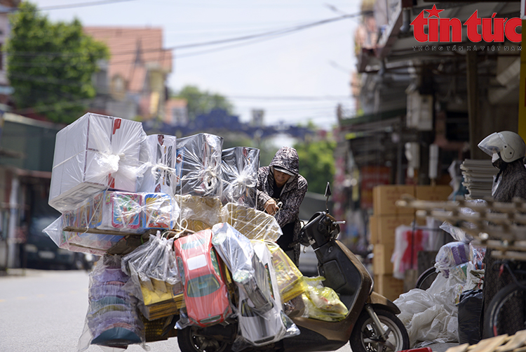 'Thủ phủ vàng mã' miền Bắc 'ảm đạm' dịp rằm tháng 7- Ảnh 10.