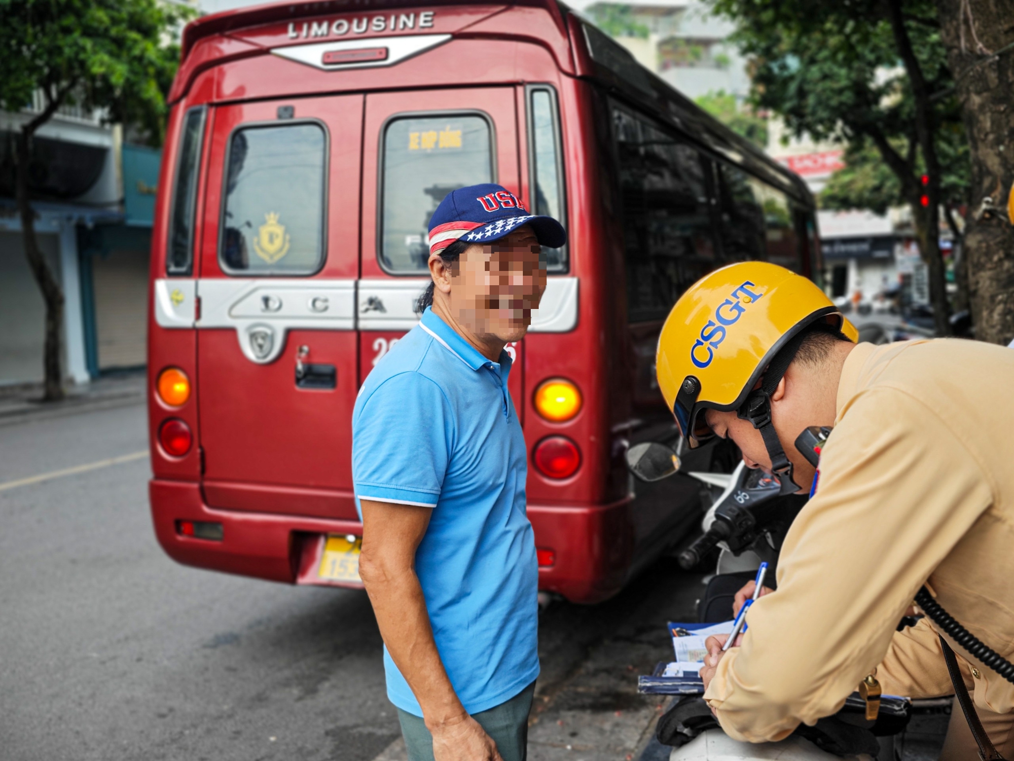 Xe khách, limousine cố tình vi phạm, lén lút đón trả khách trong phố cổ- Ảnh 4.