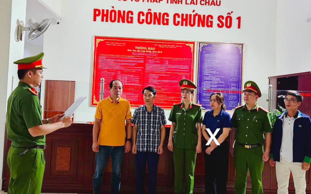 Tạm giữ nữ kế toán phòng Công chứng lừa 