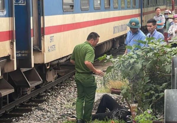 Một người tử vong vì cố tình lao vào đoàn tàu đang lưu thông- Ảnh 1.