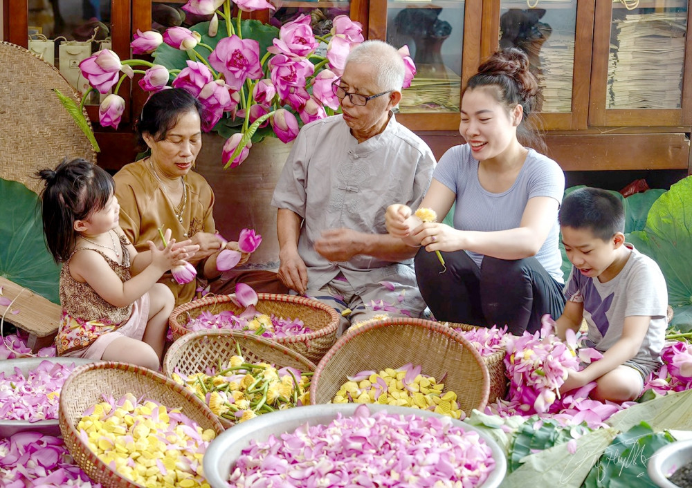 Nghề ướp trà sen Quảng An (Tây Hồ) trở thành Di sản Văn hóa phi vật thể quốc gia- Ảnh 1.