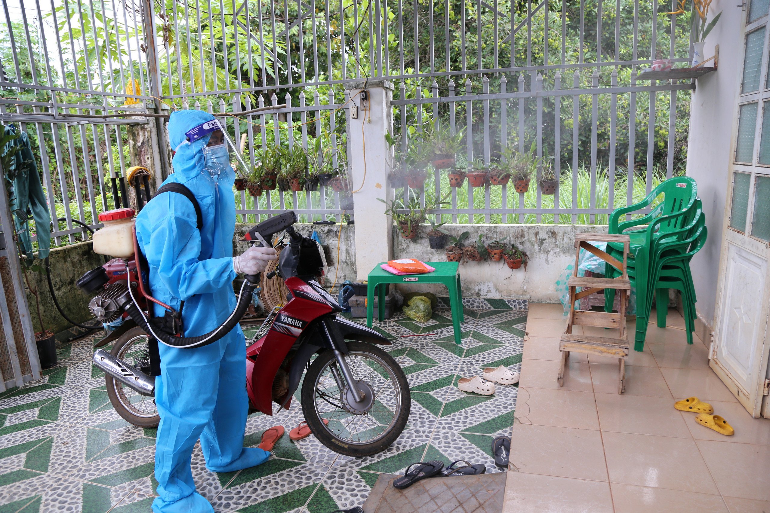 Sốt xuất huyết, tay chân miệng, COVID-19 có xu hướng tăng: Bộ Y tế yêu cầu tổ chức đợt chiến dịch cao điểm phòng chống- Ảnh 1. Sốt xuất huyết, tay chân miệng, COVID-19 có xu hướng tăng: Bộ Y tế yêu cầu tổ chức đợt chiến dịch cao điểm phòng chống- Ảnh 1.