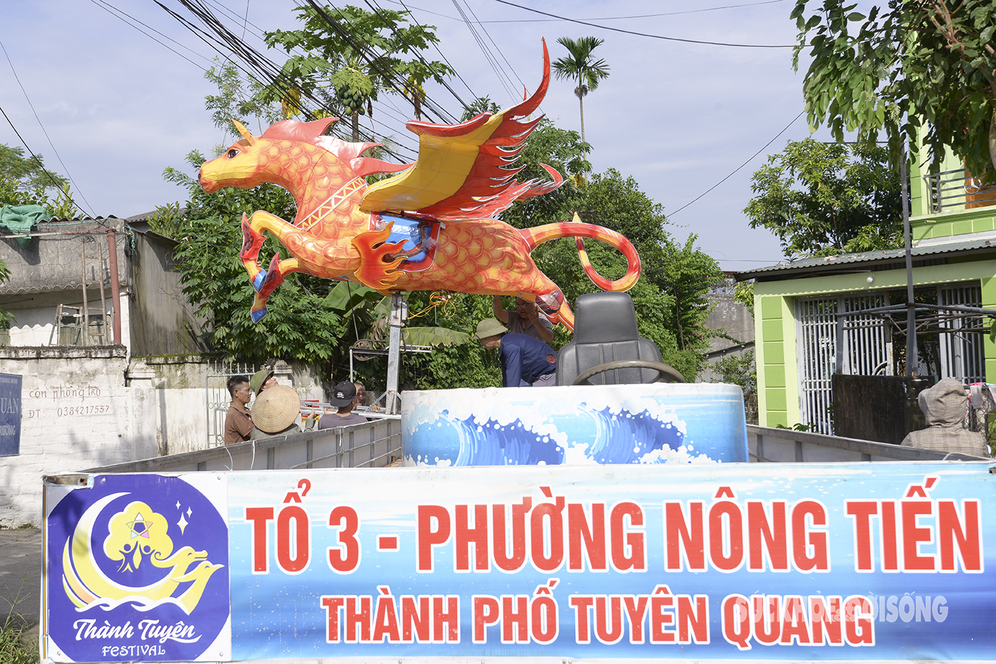 Trầm trồ với những chiếc đèn Trung thu khổng lồ ở Thành Tuyên- Ảnh 3.