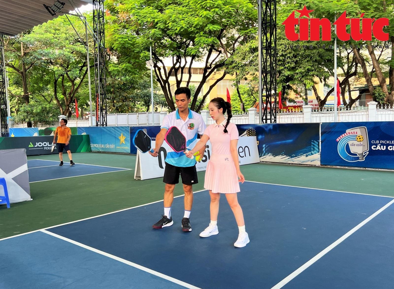 Môn thể thao '3 trong 1' pickleball được ưa chuộng- Ảnh 4.