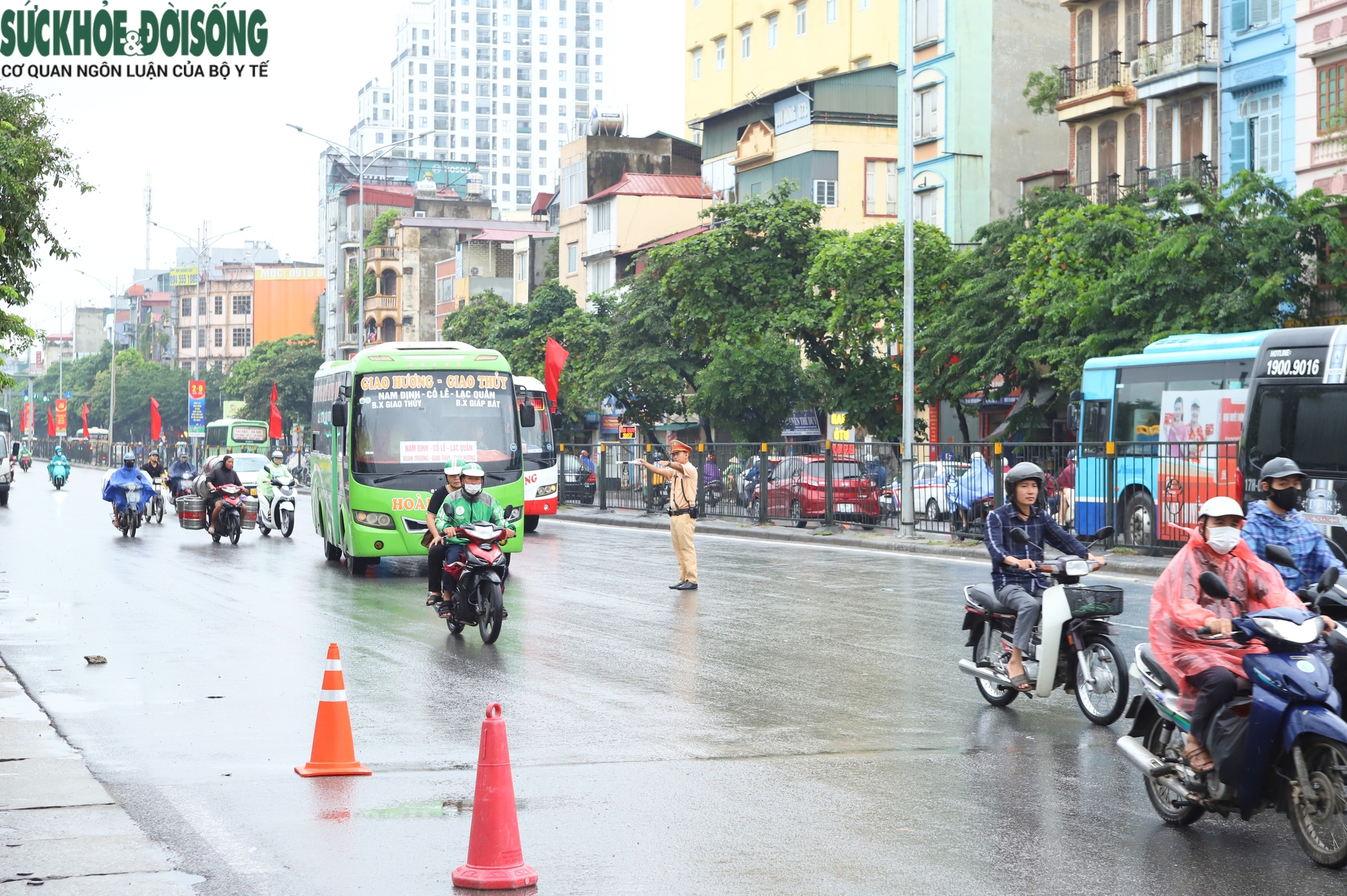 CSGT Hà Nội chấn chỉnh hoạt động vận tải hành khách trước dịp lễ 2/9- Ảnh 3.