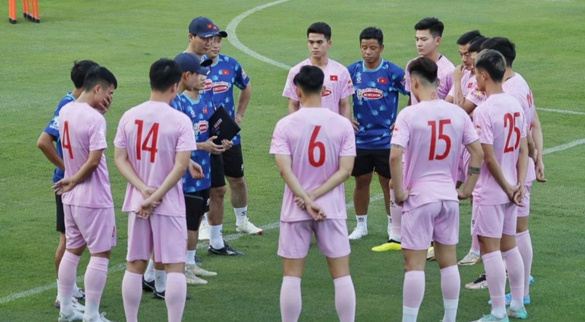 Giải giao hữu LPBank Cup 2024: Cái khó của HLV Kim Sang Sik- Ảnh 1.