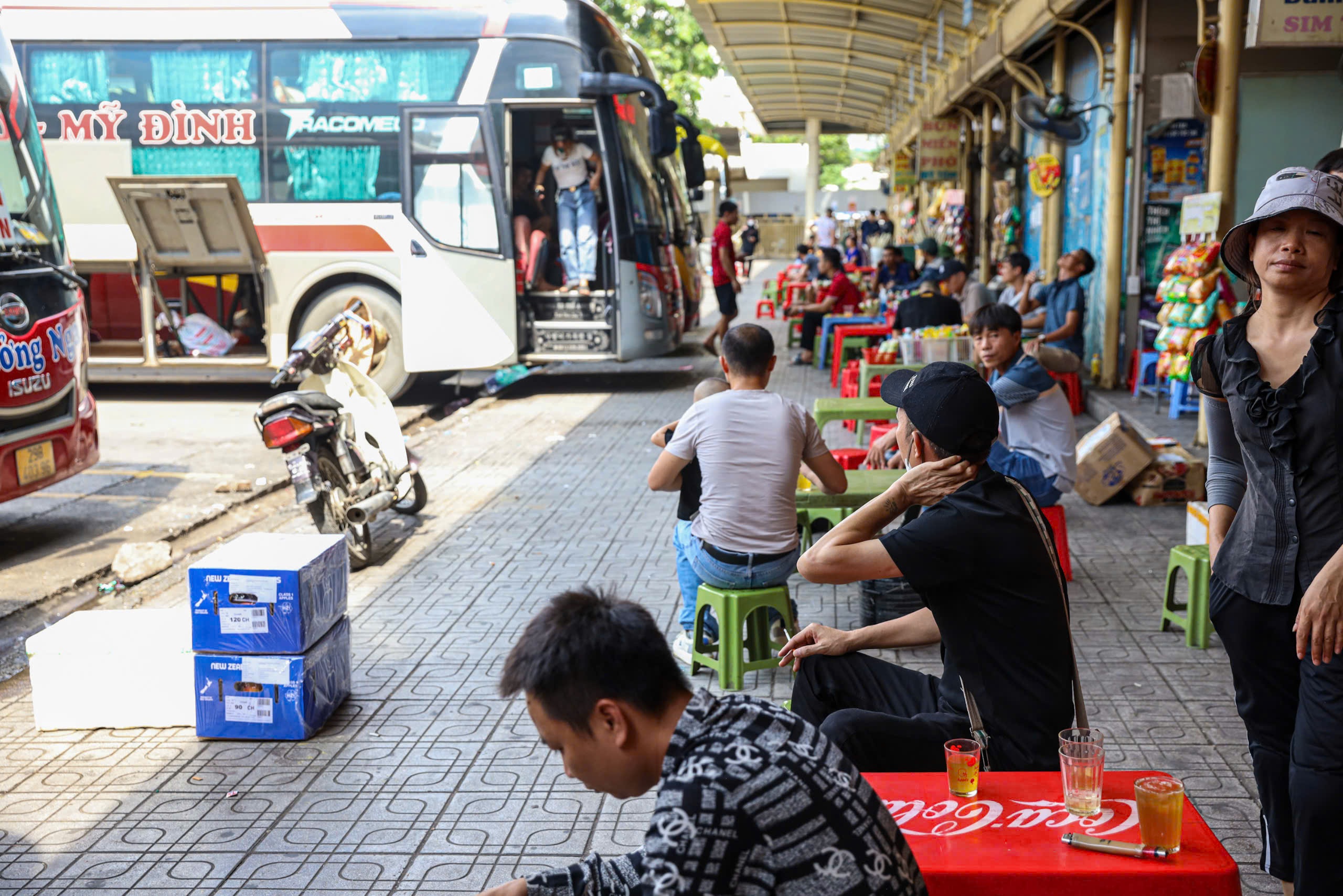 CSGT kiểm tra từng phương tiện xuất bến để bảo đảm an toàn giao thông dịp 2/9- Ảnh 8.