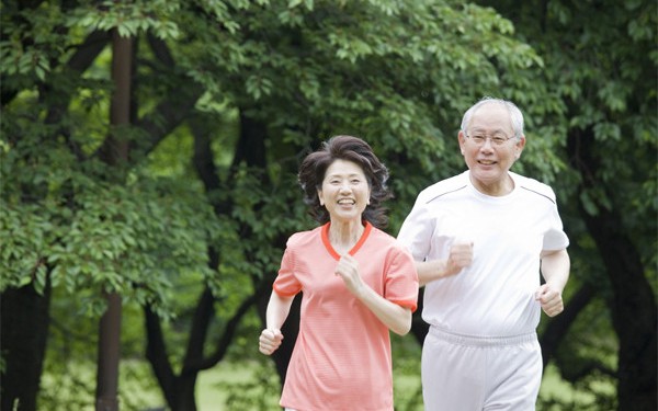 7 cách giảm nguy cơ mất trí nhớ, sa sút trí tuệ- Ảnh 4. 4 cách ngăn chặn mất trí nhớ do tuổi già