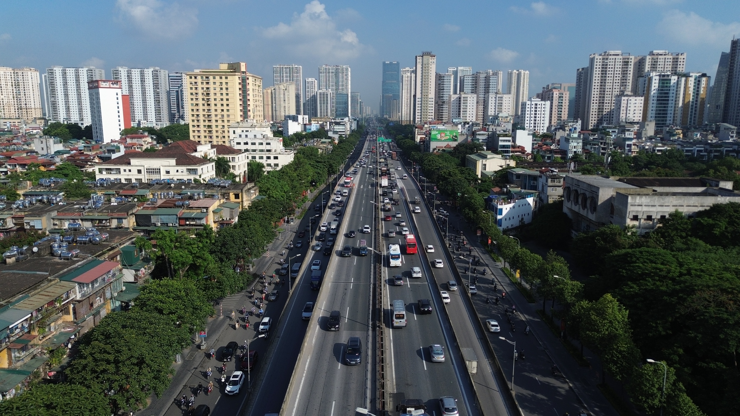 Giao thông Hà Nội 'trên đông, dưới thoáng' trong ngày đầu nghỉ lễ 2/9- Ảnh 2.