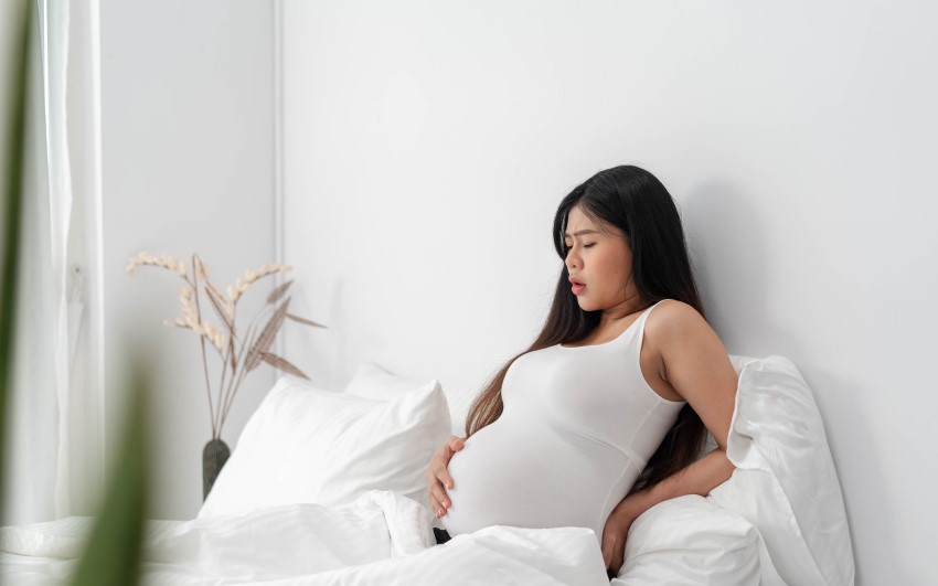 Ra khí hư màu vàng khi mang thai có nguy hiểm?