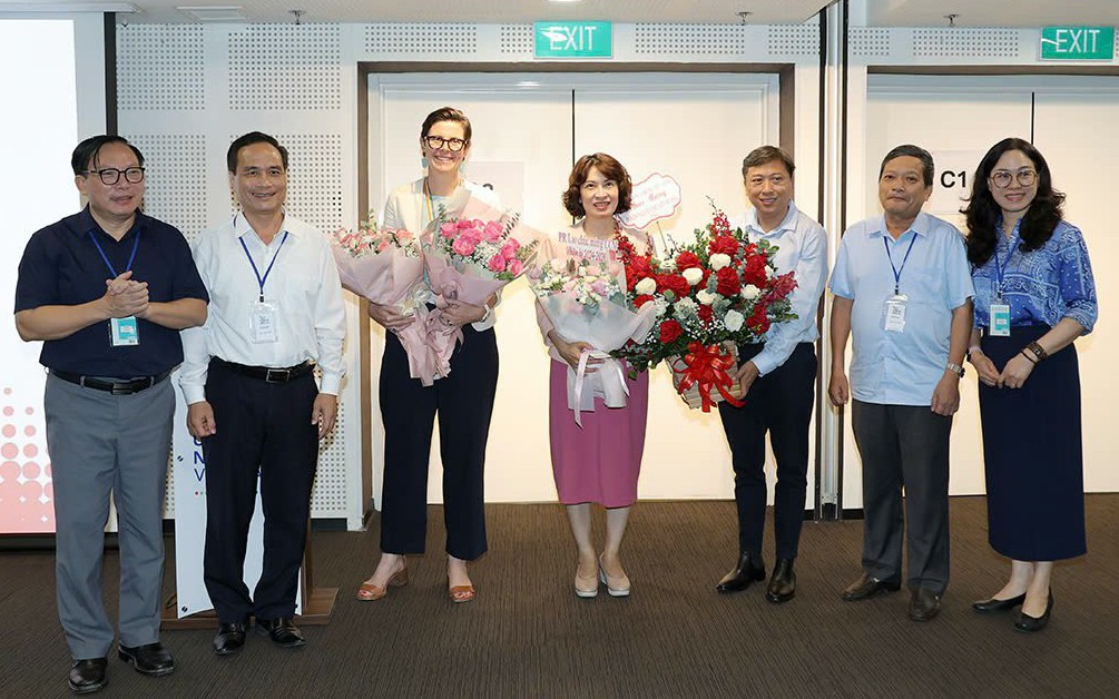 Thứ trưởng Bộ Y tế Nguyễn Thị Liên Hương tiếp, làm việc với đoàn công tác Quỹ Toàn cầu- Ảnh 6.