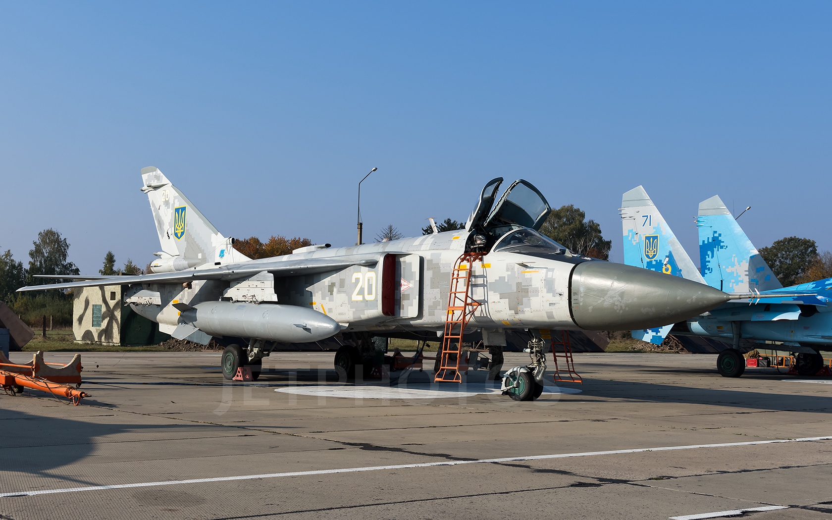 Cận cảnh Su-24 Ukraine phóng tên lửa Storm Shadow