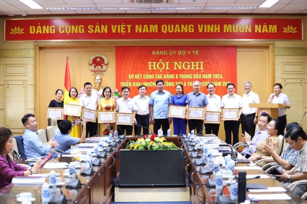 Đảng ủy Bộ Y tế: Phấn đấu hoàn thành tốt các nhiệm vụ chính trị 6 tháng cuối năm 2024- Ảnh 3.